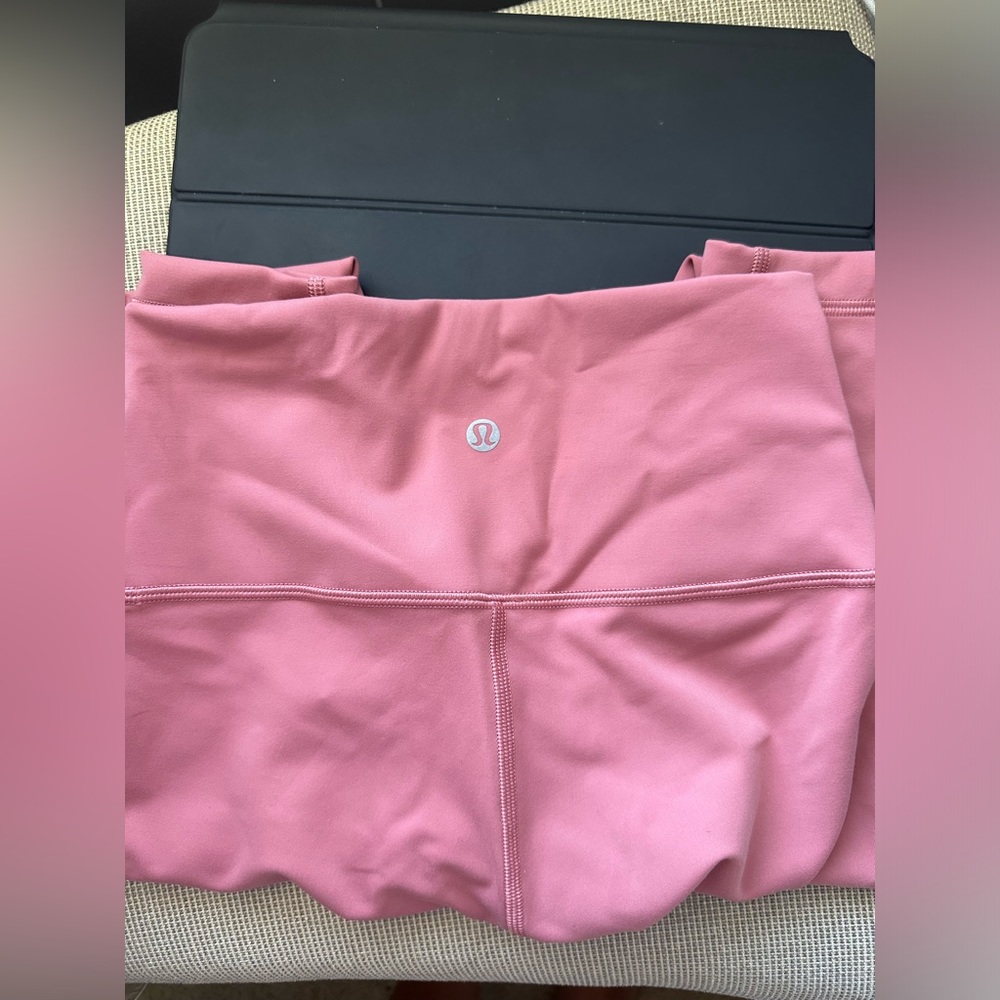 Lululemon leggings, size 4, never worn